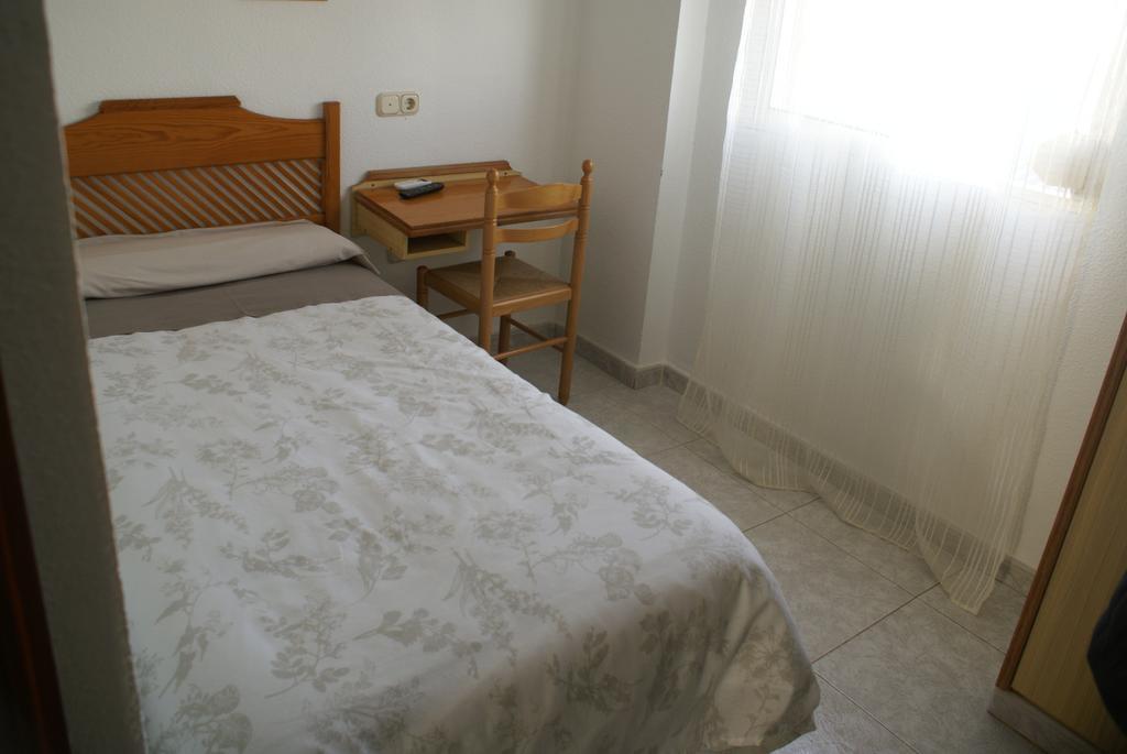 Hostal Velasco Valdelacalzada Exterior foto